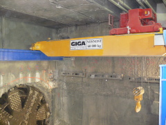 Mostový jeřáb GDMJ 60t pro Metrostav, pražské metro